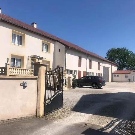 Beau F4 Dans Un écrin De Verdure *